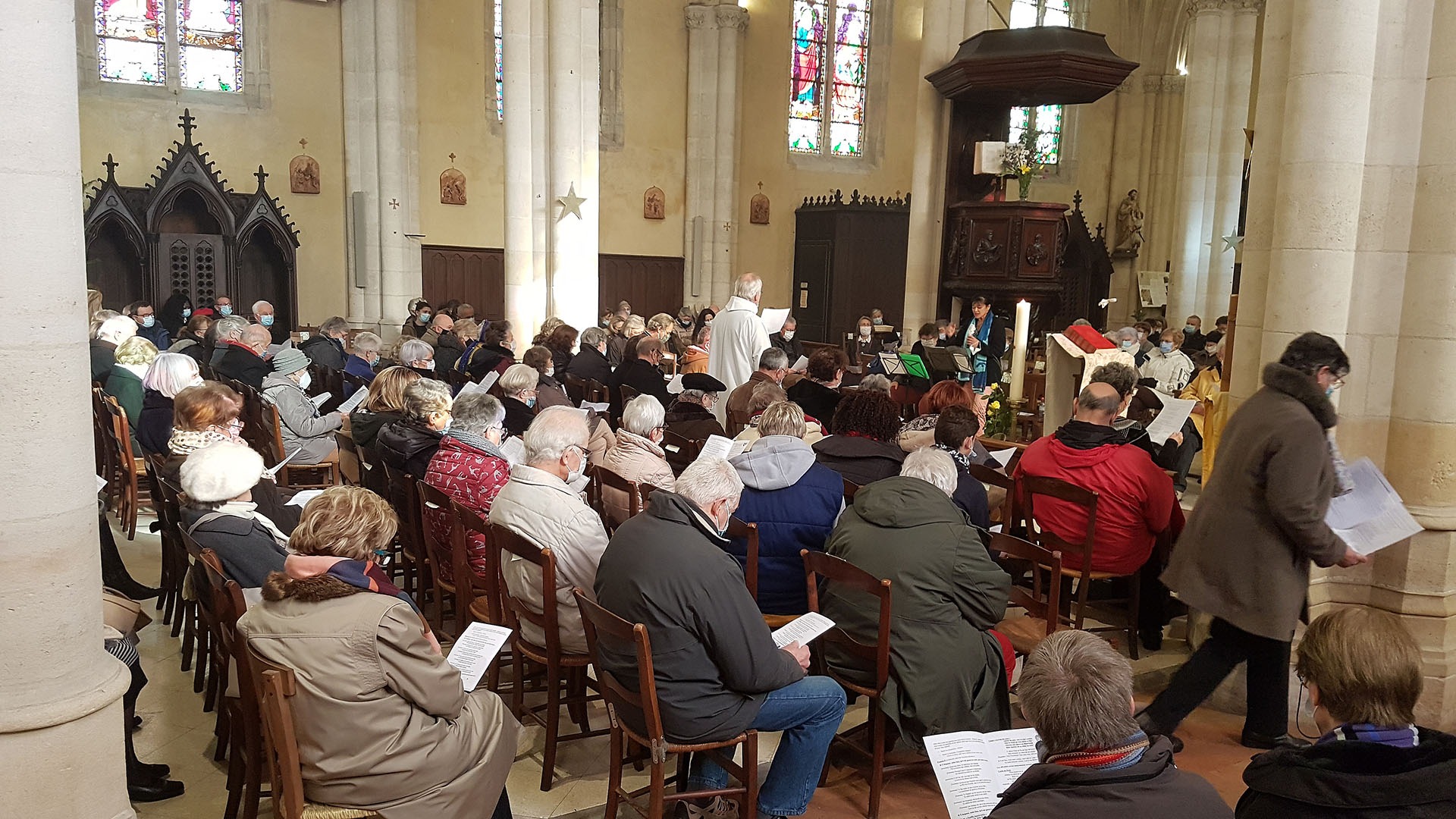 Assemblée à l'église